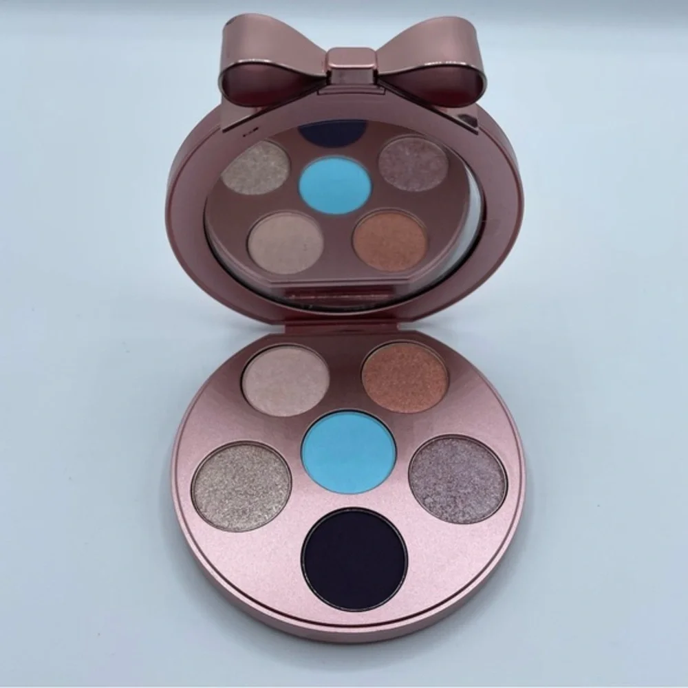 Mac 2022 Limited Holiday Eye Love Surprises Regal Rose 6 Pan Eyeshadow‎ Pallet